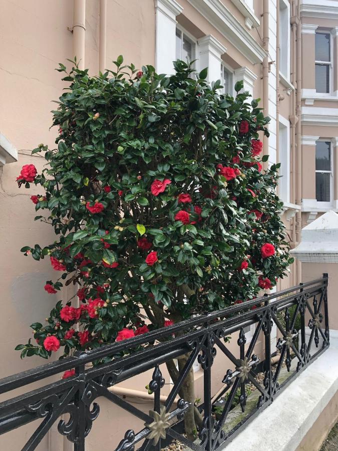 The Mowbray Bed and Breakfast Eastbourne Exteriör bild